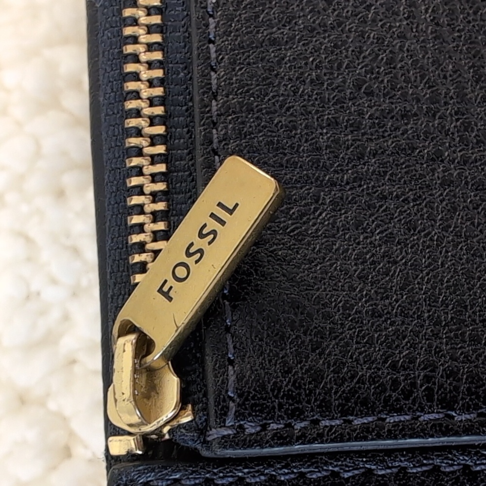 Fossil Multicolor Geometric Wallet - Picture 2 of 15